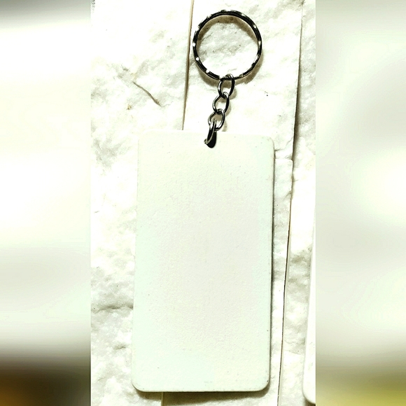 New MICHELLE OBAMA Keychain/Bag Charm! Hand-Painted Wood. 3.25"x2" - Picture 2 of 3